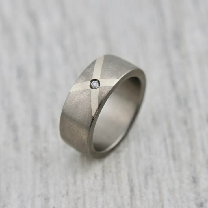Christine Dwane Bague Croix en argent, titane et diamant