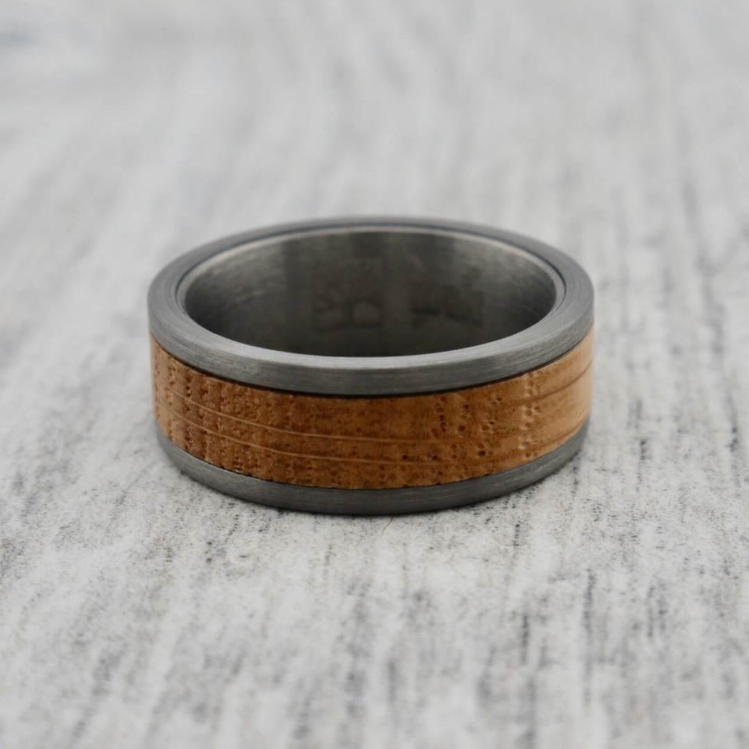 Roadtripmadewood Bagues Bague en tungstène et bois de whisky