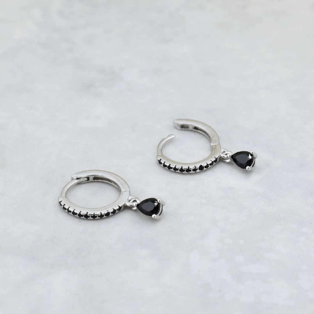 Mathieu Blanchard Boucles d'oreilles Boucles d'oreilles Huggies Gouttes noires en argent sterling