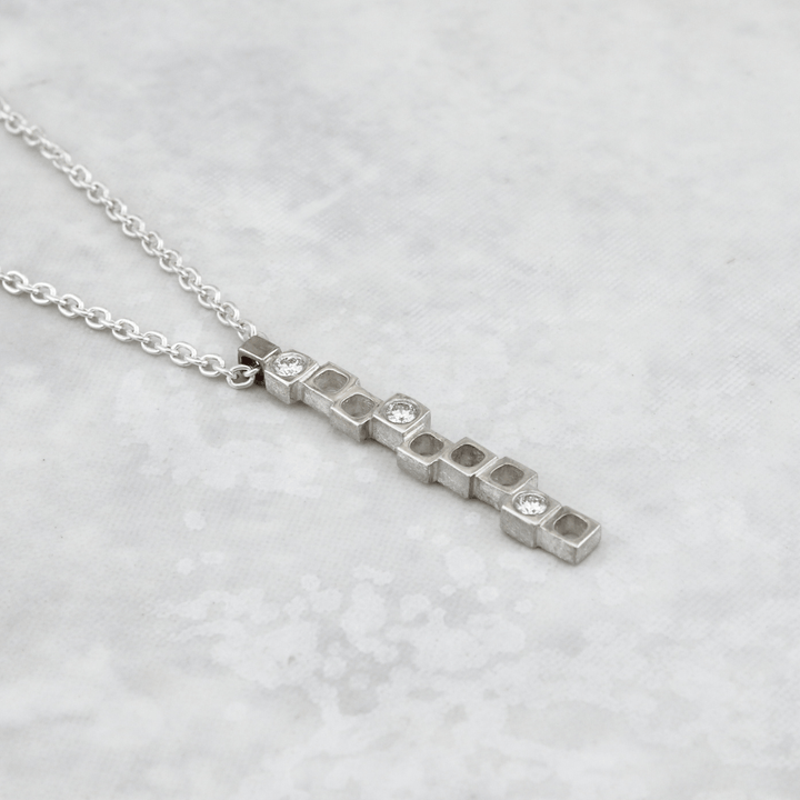 Christine Dwane Collier Geometrica en argent sterling et diamants