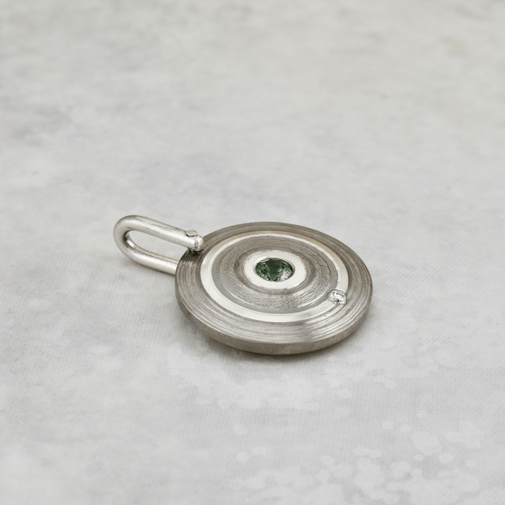 Christine Dwane Pendentif en argent, titane, diamant et saphir du Montana