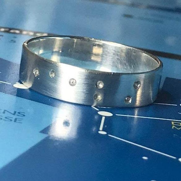 Atelier du bon bouleau Bague en argent et 7 diamants canadien