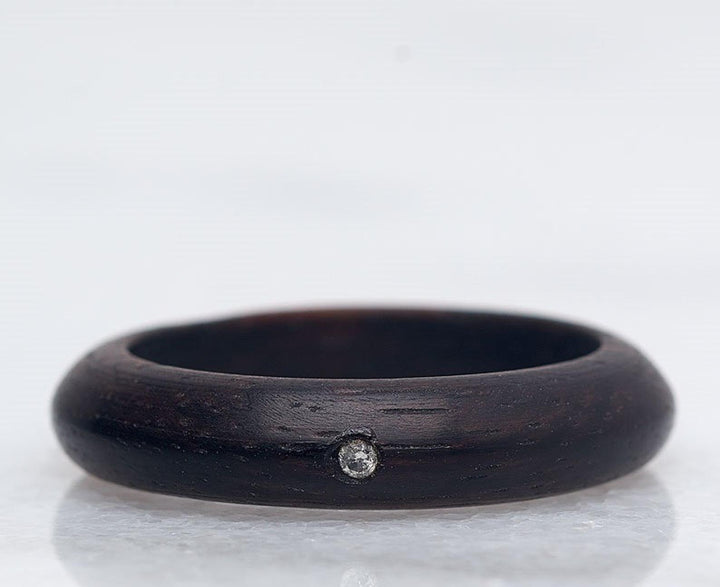 Atelier du bon bouleau Bague en bois et diamant canadien 1,5 mm personnalisée