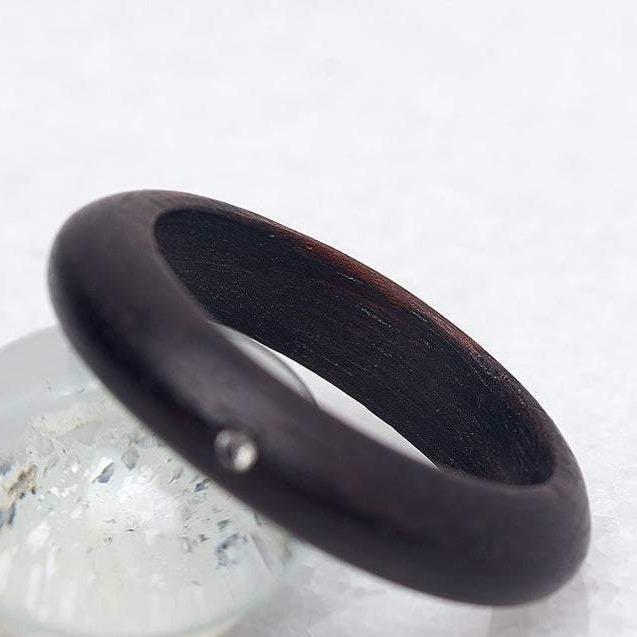 Atelier du bon bouleau Bague en bois et diamant canadien 1,5 mm personnalisée