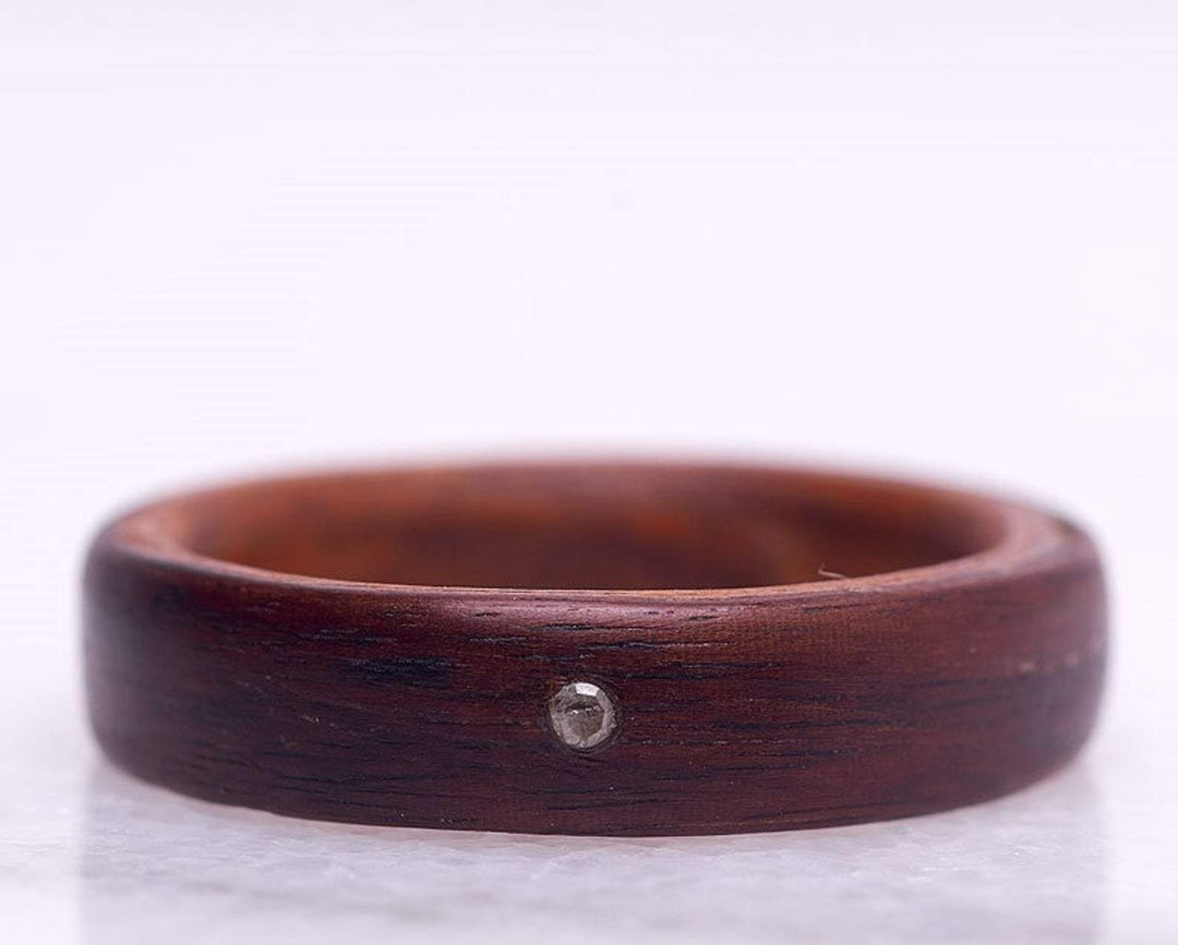 Atelier du bon bouleau Bague en bois et diamant canadien 1,5 mm personnalisée
