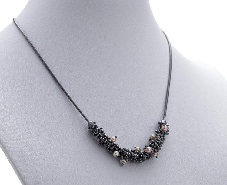 Michaud Michaud Colliers Collier avec quatre pouces de Shikshok en argent oxydé et perles rosées