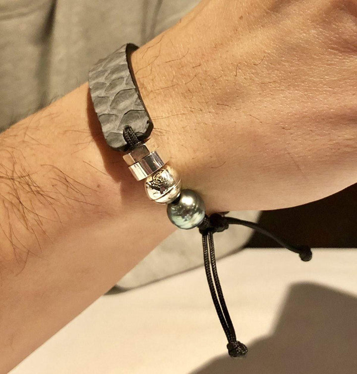 Romeo J. Bracelet en cuir de python, perle de Tahiti  et argent