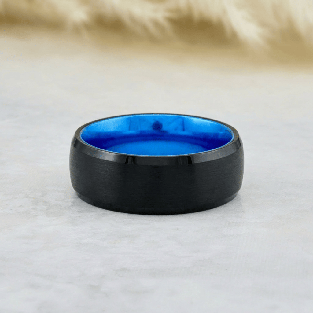 Bague Bleue Électrique en tungstène Roadtripmadewood Bagues Bague Bleu Électrique Noire & Bleu en tungstène | Mathieu Blanchard® Mathieu Blanchard Joaillerie