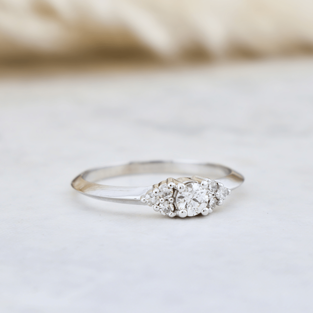 Bague Cluster et diamants Mathieu Blanchard Bagues Bague de fiançailles Cluster | Diamants | Mathieu Blanchard Joaillerie Mathieu Blanchard Joaillerie