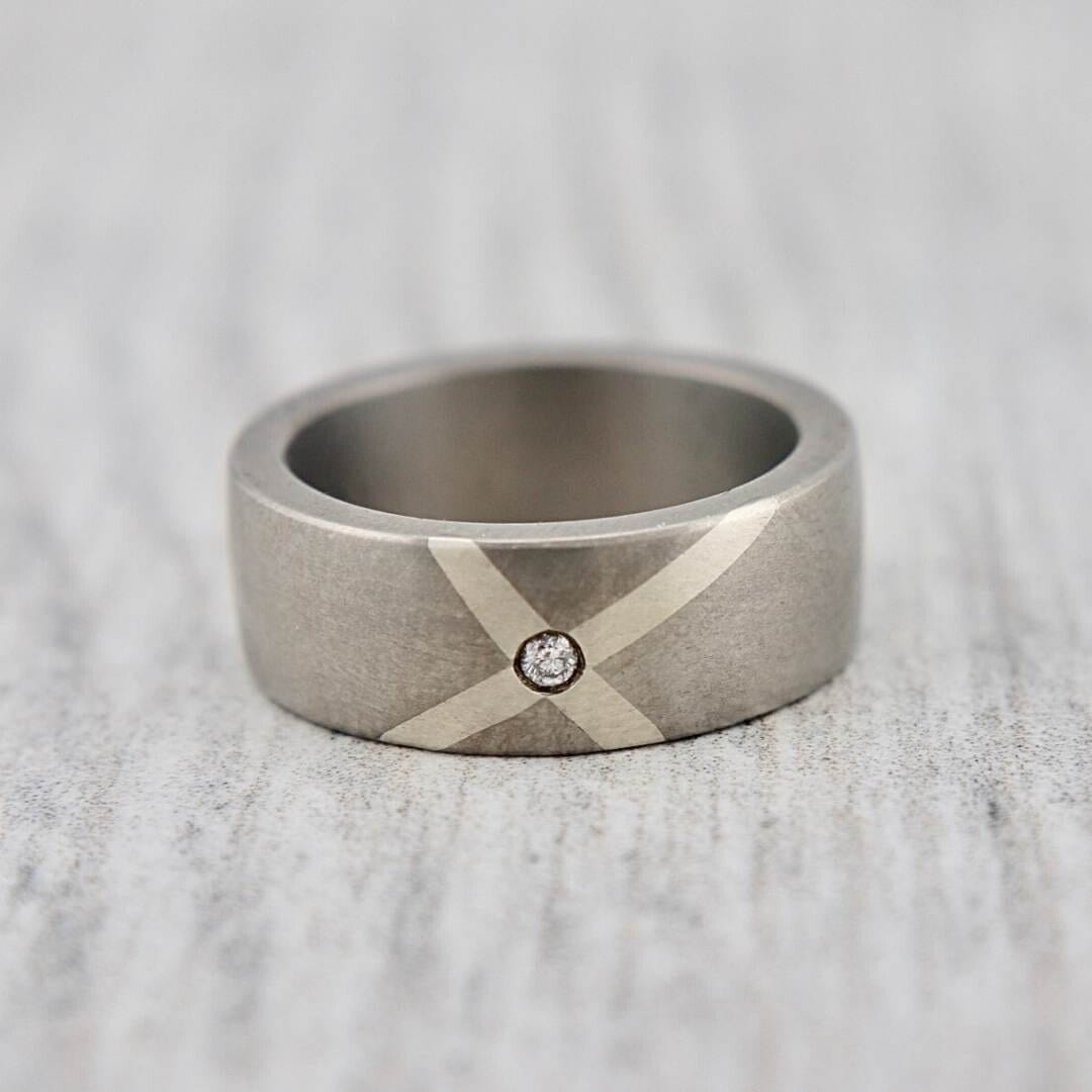 Christine Dwane Bague Croix en argent, titane et diamant
