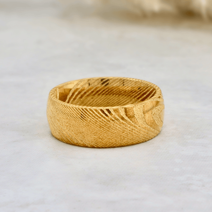 Bague Damas Doré en tungstène Roadtripmadewood Bagues Bague Effet Damas Doré en tungstène | Mathieu Blanchard® Mathieu Blanchard Joaillerie