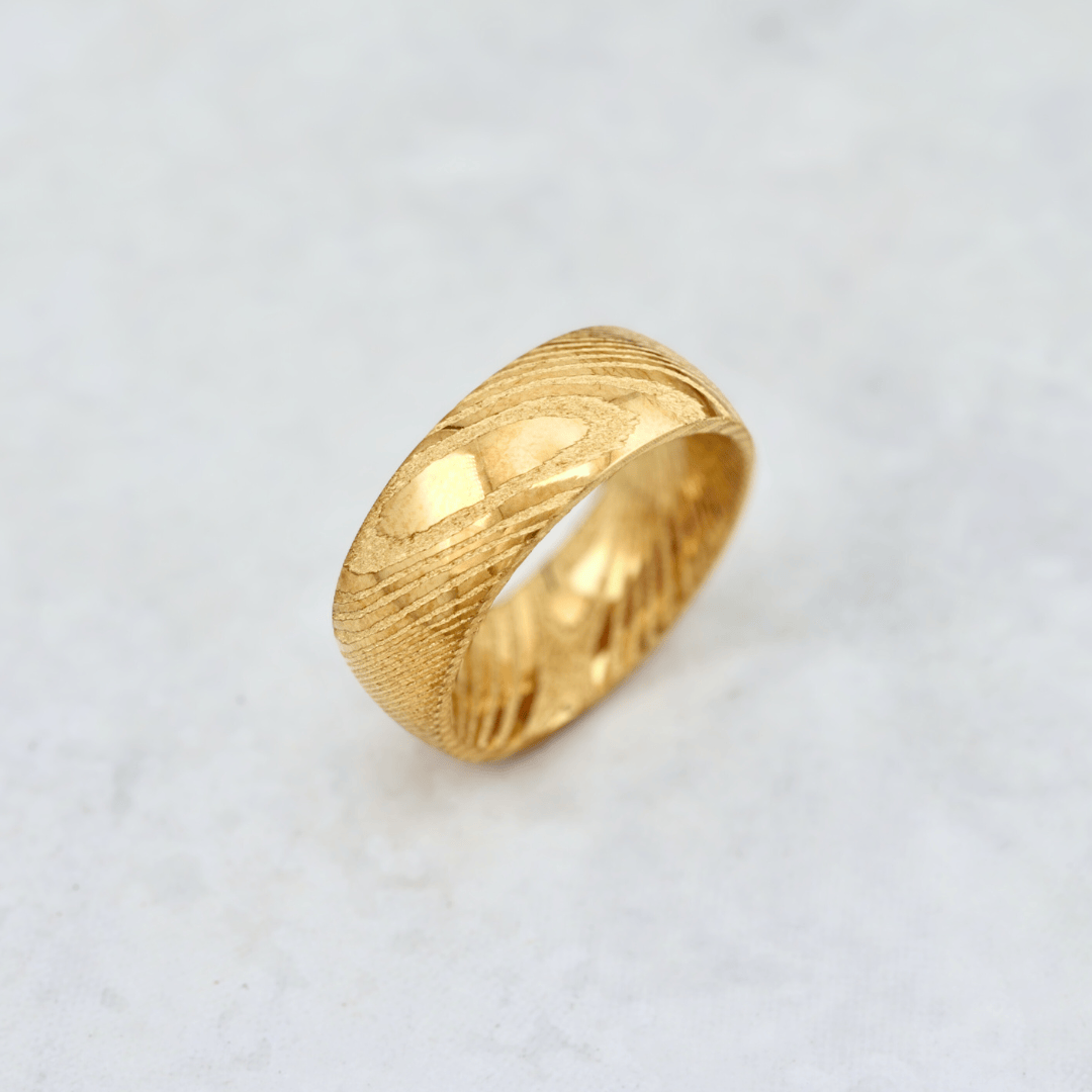 Bague Damas Doré en tungstène Roadtripmadewood Bagues Bague Effet Damas Doré en tungstène | Mathieu Blanchard® Mathieu Blanchard Joaillerie