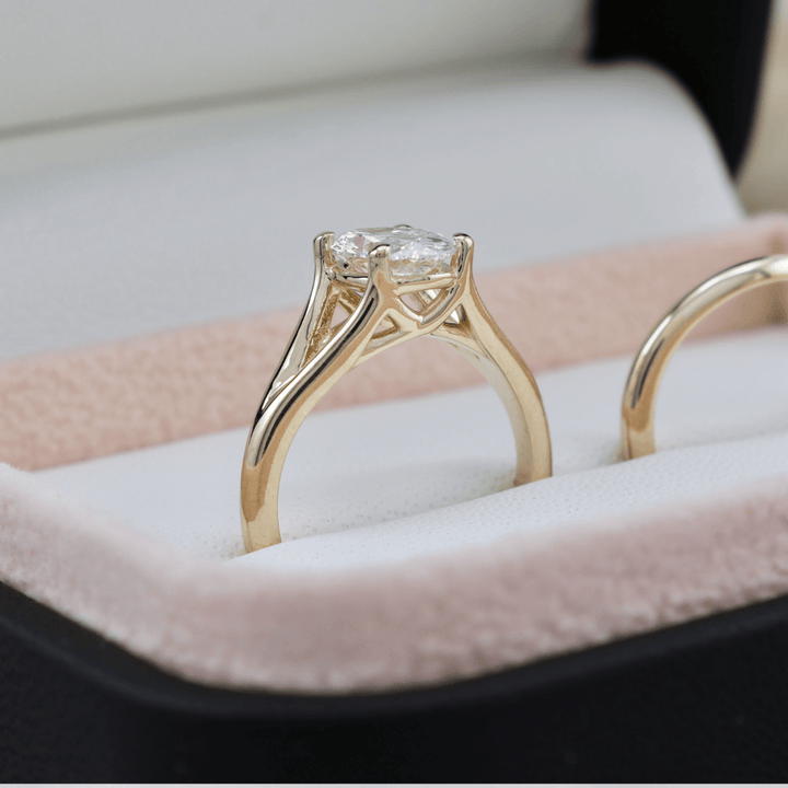 Bague Diamant ovale 1ct Mathieu Blanchard Bagues Bague de fiançailles sur mesure — Centrale 1ct | Mathieu Blanchard Mathieu Blanchard Joaillerie