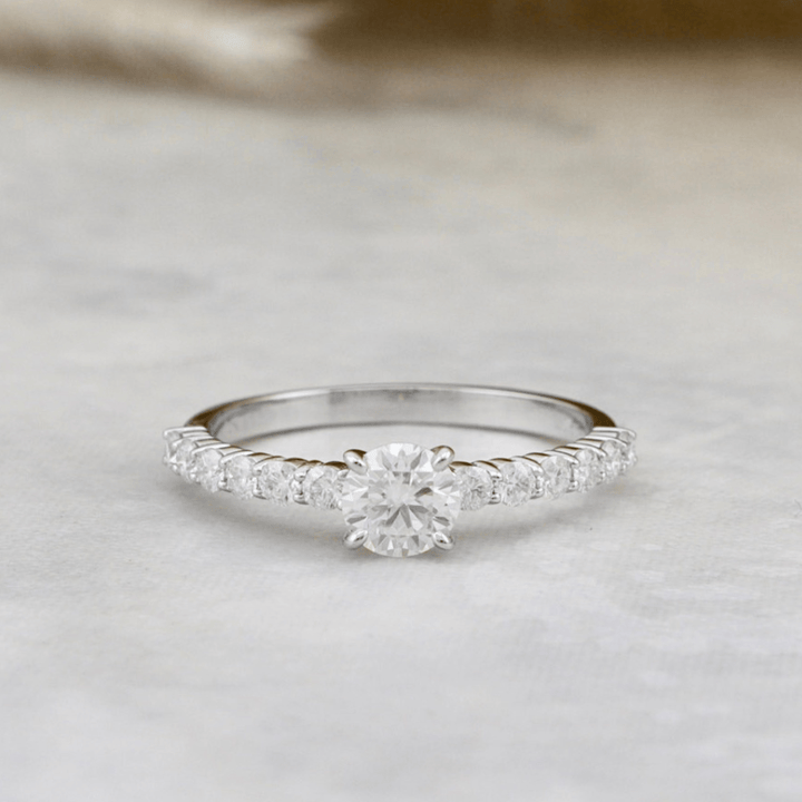 Bague Éclat Moissanites 0.5 ct + 0.42 ctw Mathieu Blanchard Bagues 5 / Or blanc 10K PBAGAM13067S-5 Bague de fiançaille Moissanites 0.5 ct + 0.42 ctw | Mathieu Blanchard Mathieu Blanchard Joaillerie