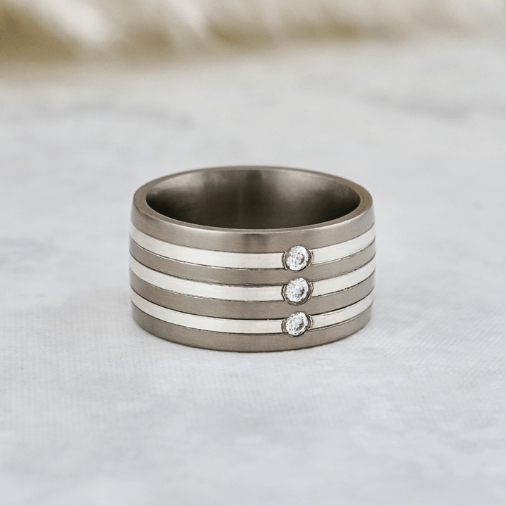Christine Dwane Bague en argent, titane et diamants