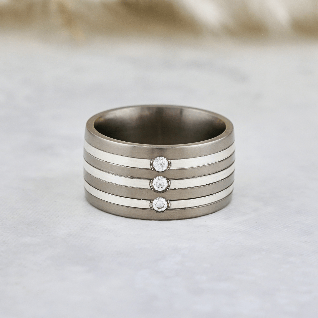 Christine Dwane Bague en argent, titane et diamants
