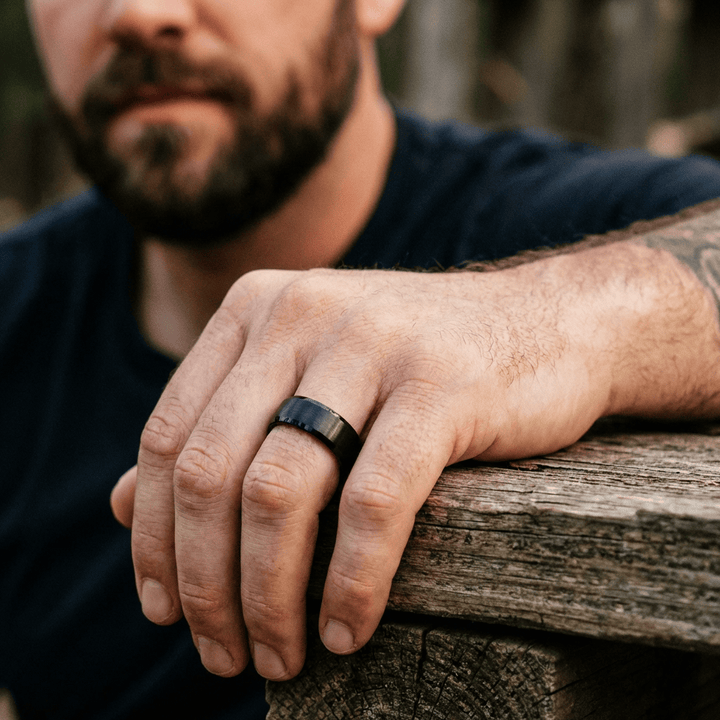 Roadtripmadewood Bagues Bague en tungstène et bois d'érable infusé mauve-rose