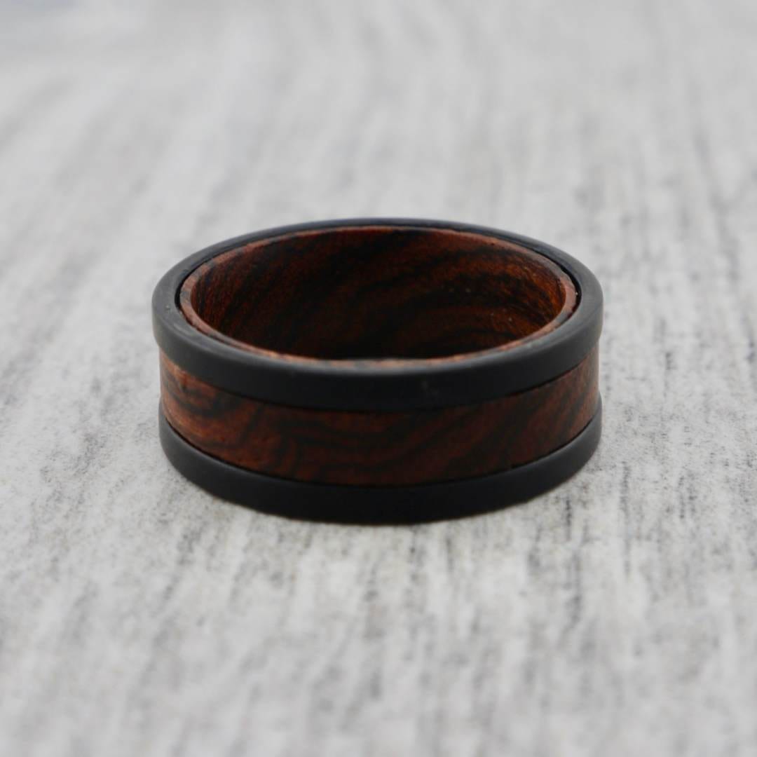 Roadtripmadewood Bagues Bague en tungstène et bois de whisky + ébène