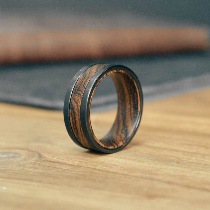 Roadtripmadewood Bagues Bague en tungstène et bois de whisky + ébène
