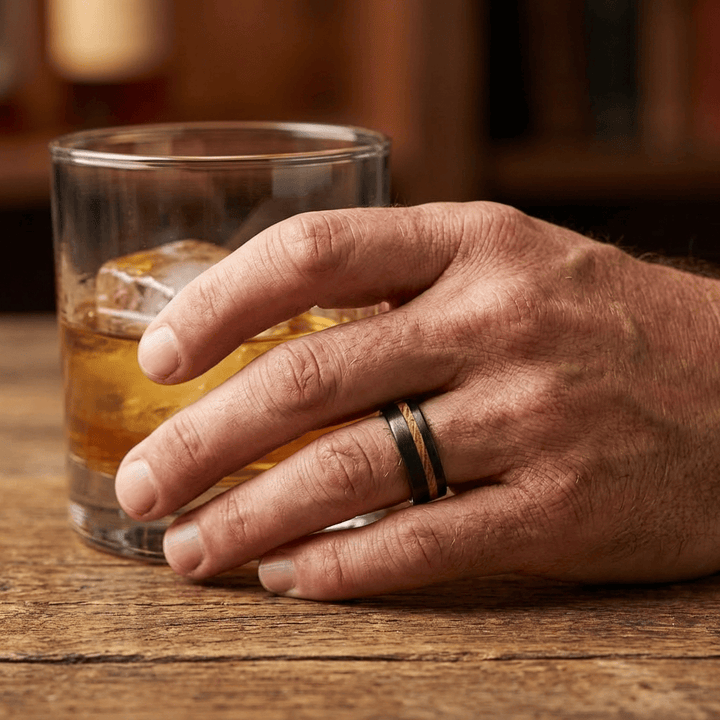 Roadtripmadewood Bagues Bague en tungstène et bois de whisky