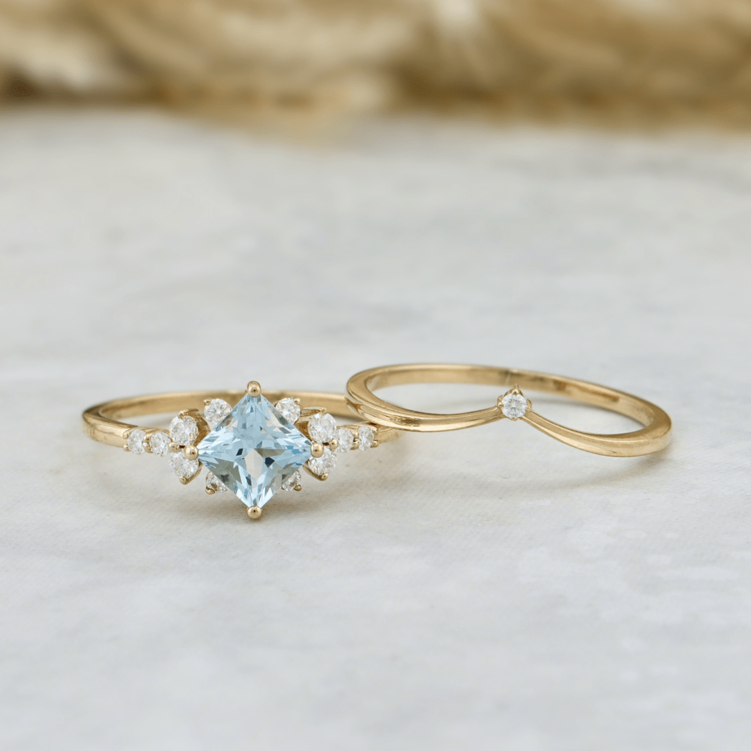 Bague Ensemble d'alliances Moissanites et Topaze bleu princesse Mathieu Blanchard Bagues Ensemble d'alliances Topaze bleu princesse | Mathieu Blanchard Mathieu Blanchard Joaillerie