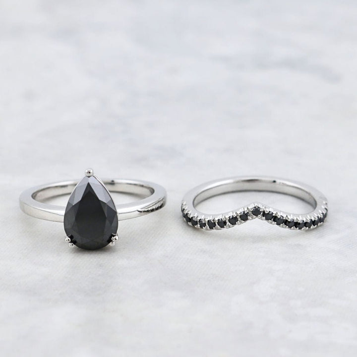 Bague ensemble d’alliances moissanites noires Mathieu Blanchard 5 / Or blanc 14K PBAGOM14289S-5 Ensemble d’alliances sur mesure avec moissanite noire poire - 2ct Mathieu Blanchard Joaillerie