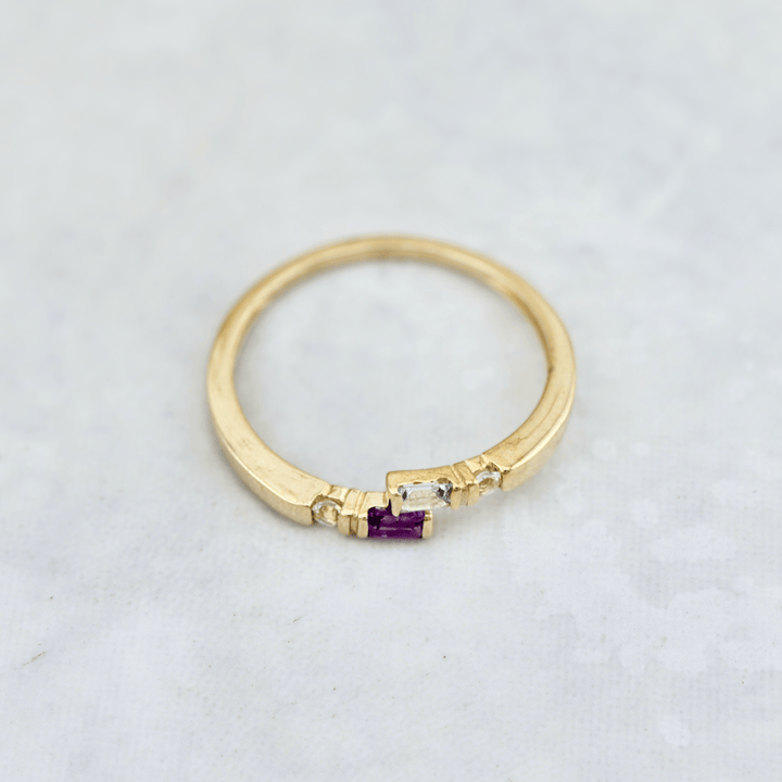 Bague et améthyste, topaze bleu &amp; blanc en or jaune 10K - Bagues Bague en or 10K et améthyste, topaze bleu &amp; blanc | Mathieu Blanchard Mathieu Blanchard Joaillerie