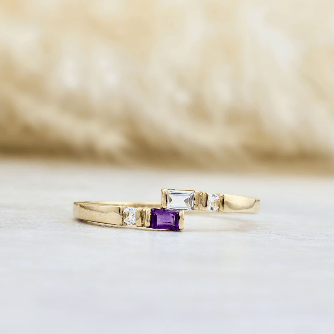 Bague et améthyste, topaze bleu &amp; blanc en or jaune 10K - Bagues Bague en or 10K et améthyste, topaze bleu &amp; blanc | Mathieu Blanchard Mathieu Blanchard Joaillerie