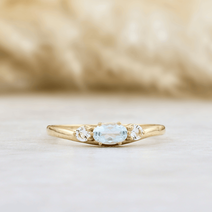 Bague et topaze bleu &amp; blanc en or jaune 10K - Bagues Bague en or 10K et topaze bleu &amp; blanc | Mathieu Blanchard Mathieu Blanchard Joaillerie