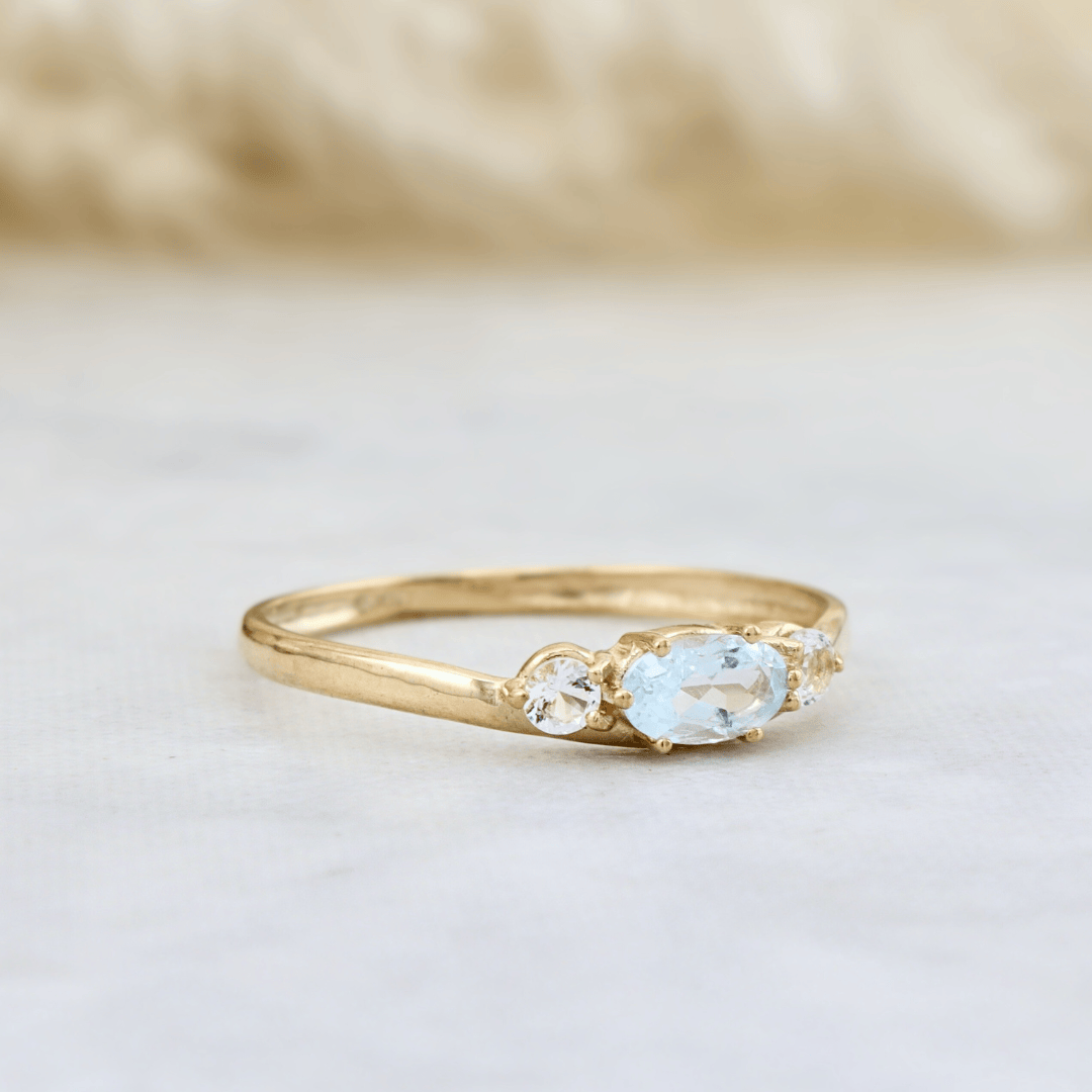 Bague et topaze bleu &amp; blanc en or jaune 10K - Bagues Bague en or 10K et topaze bleu &amp; blanc | Mathieu Blanchard Mathieu Blanchard Joaillerie