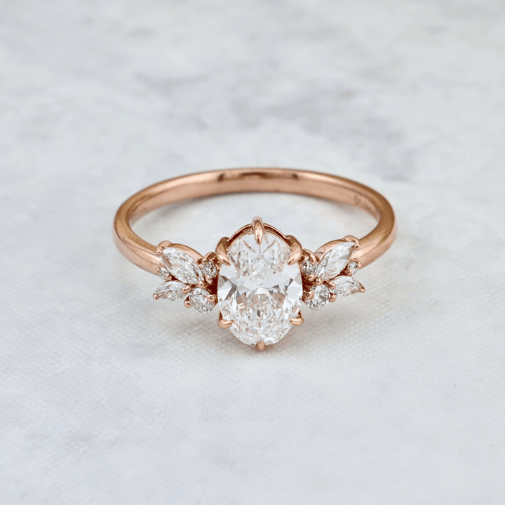 Bague Fancy et diamants Mathieu Blanchard Bagues Bague sur mesure Fancy | Diamant oval | Mathieu Blanchard Joaillerie Mathieu Blanchard Joaillerie
