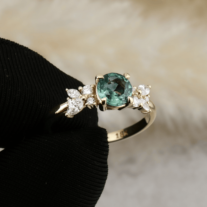 Bague Fancy Saphir Bleu Vert du Montana Mathieu Blanchard Bagues Bague Fancy Saphir Teal du Montana - Sur mesure | Mathieu Blanchard Mathieu Blanchard Joaillerie