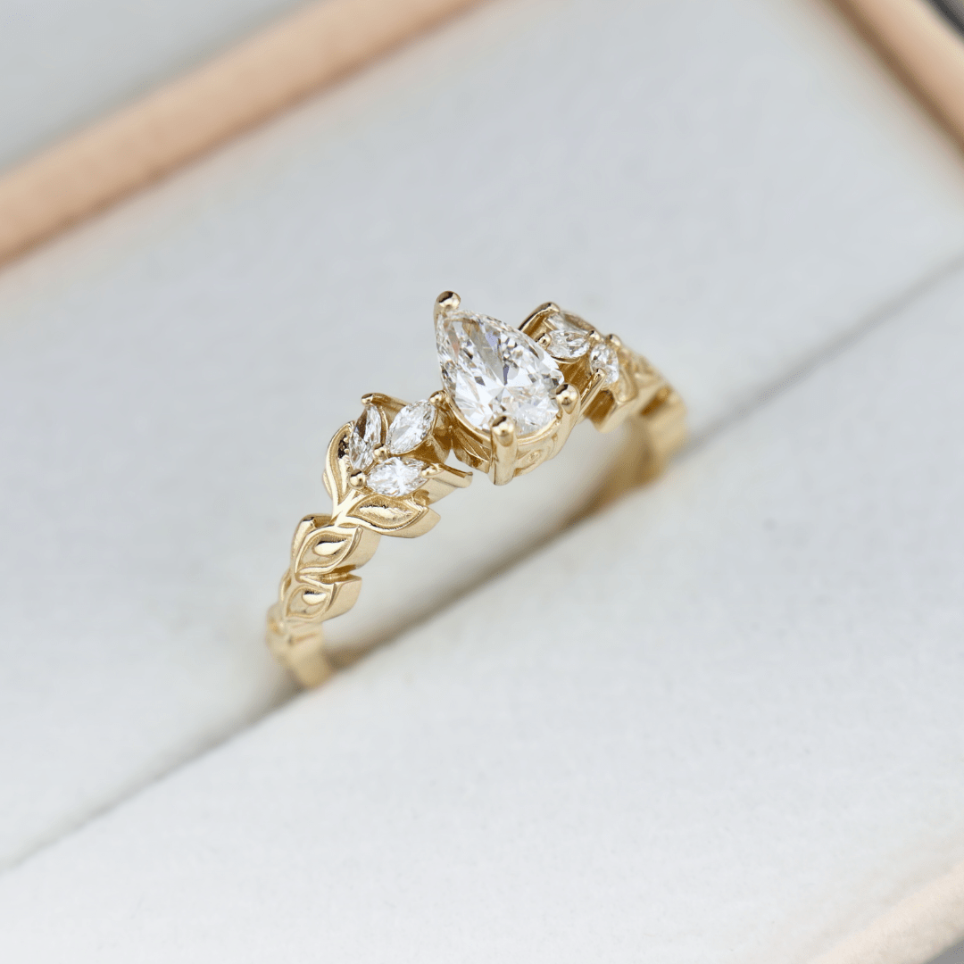 Bague Florale et diamants Mathieu Blanchard Bagues Bague de fiançailles Florale | Diamants | Mathieu Blanchard Joaillerie Mathieu Blanchard Joaillerie
