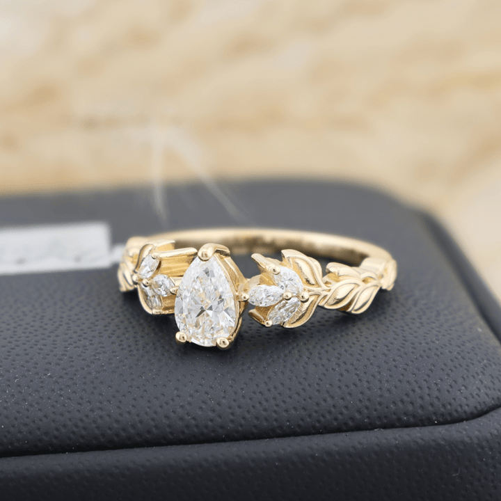 Bague Florale et diamants Mathieu Blanchard Bagues Bague de fiançailles Florale | Diamants | Mathieu Blanchard Joaillerie Mathieu Blanchard Joaillerie