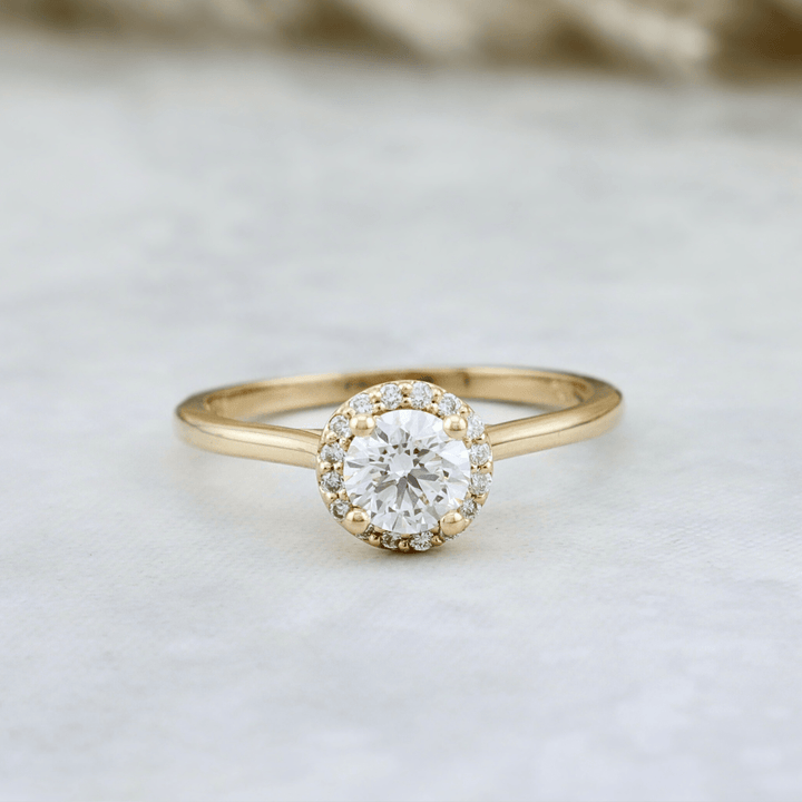 Bague Halo Classique et diamants 0,6 ctw Mathieu Blanchard Bagues Bagues de fiançailles modernes Halo Diamant rond 0,60 ctw | Mathieu Blanchard Mathieu Blanchard Joaillerie