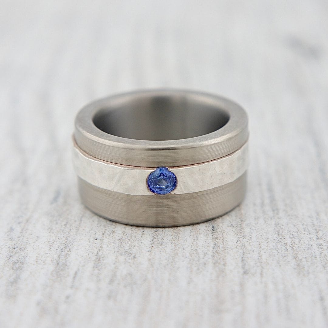 Christine Dwane Bague Horizon en argent, titane et saphir