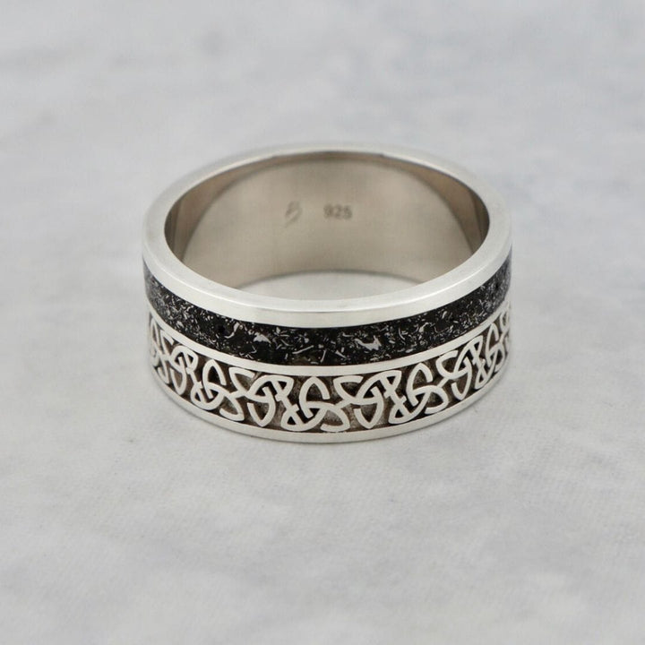 Bague jonc Météorite Celtique Mathieu Blanchard Bague motif celtique et météorite Gibeon | Mathieu Blanchard Mathieu Blanchard Joaillerie