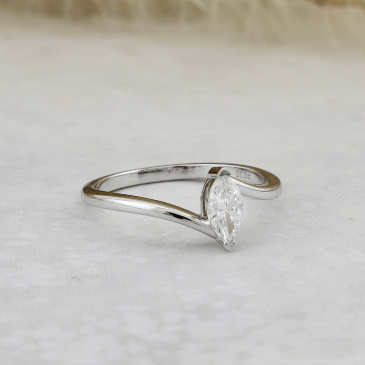 Mathieu Blanchard Bagues Bague Marquise en or 14K et diamant