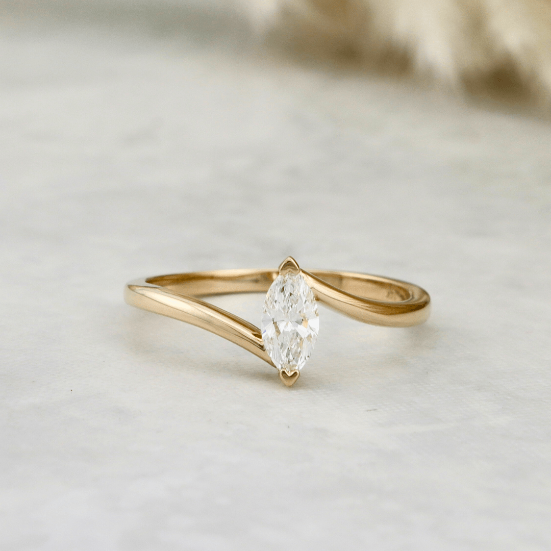 Bague Marquise et diamant 0,3 ct Mathieu Blanchard Bagues 5 / Or jaune 14K PBA5OM14798S-5 Bague Marquise en or 14K et diamant marquise 0,3ct | Mathieu Blanchard Mathieu Blanchard Joaillerie