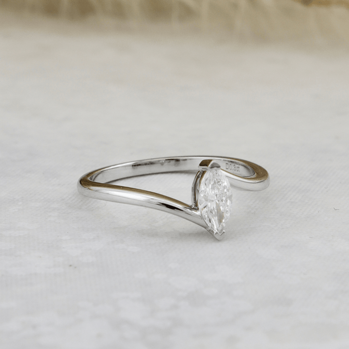 Bague Marquise et diamant 0,3 ct Mathieu Blanchard Bagues Bague Marquise en or 14K et diamant marquise 0,3ct | Mathieu Blanchard Mathieu Blanchard Joaillerie