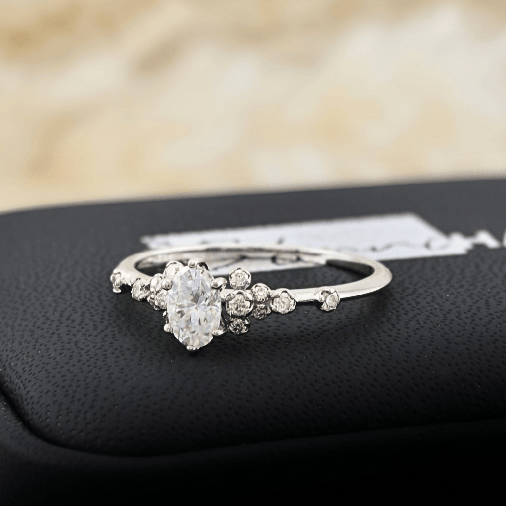 Bague Nuage Ovale Moissanites Mathieu Blanchard Bagues Solitaire Moissanite Ovale 0,4ct en or 10K ou 925 | Mathieu Blanchard Mathieu Blanchard Joaillerie