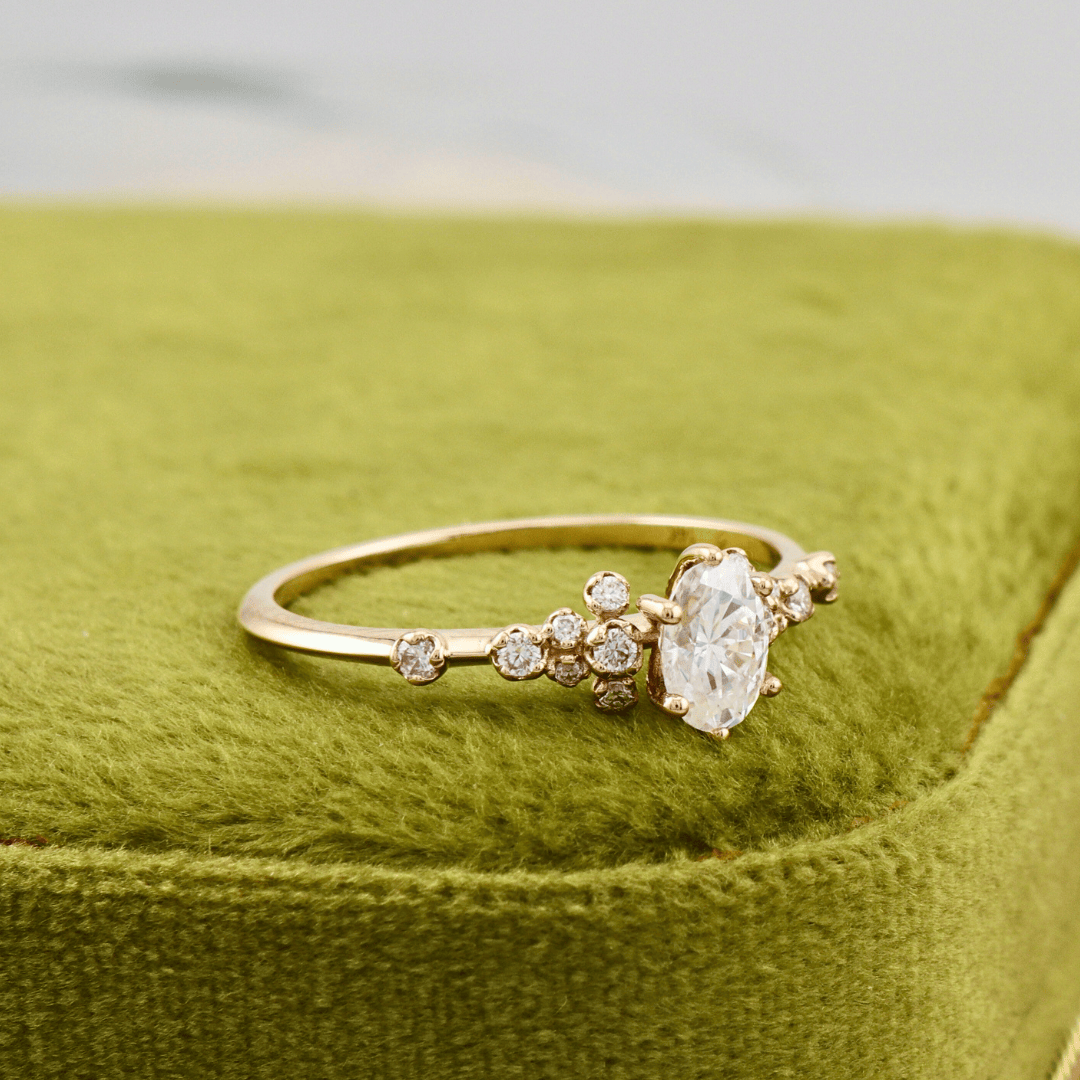 Bague Nuage Ovale Moissanites Mathieu Blanchard Bagues Solitaire Moissanite Ovale 0,4ct en or 10K ou 925 | Mathieu Blanchard Mathieu Blanchard Joaillerie