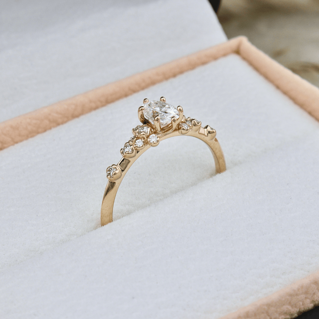 Bague Nuage Ovale Moissanites Mathieu Blanchard Bagues Solitaire Moissanite Ovale 0,4ct en or 10K ou 925 | Mathieu Blanchard Mathieu Blanchard Joaillerie