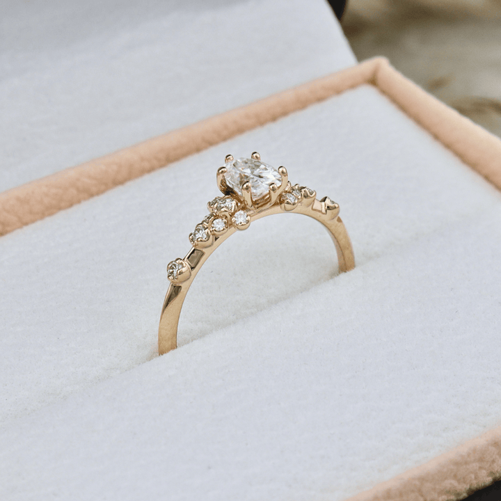 Bague Nuage Ovale Moissanites Mathieu Blanchard Bagues Solitaire Moissanite Ovale 0,4ct en or 10K ou 925 | Mathieu Blanchard Mathieu Blanchard Joaillerie