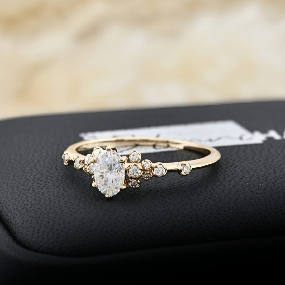 Bague Nuage Ovale Moissanites Mathieu Blanchard Bagues Solitaire Moissanite Ovale 0,4ct en or 10K ou 925 | Mathieu Blanchard Mathieu Blanchard Joaillerie