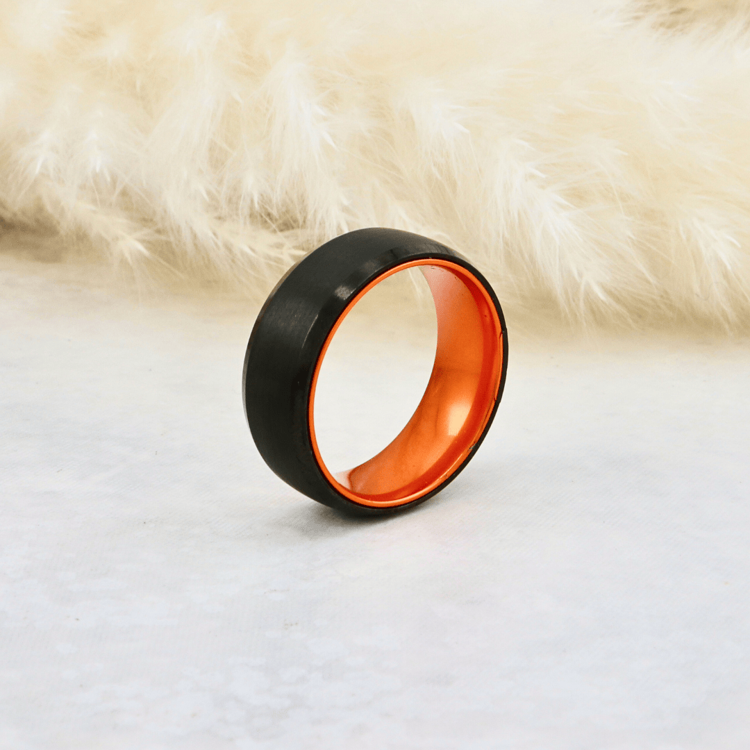 Bague Orange Électrique en tungstène Roadtripmadewood Bagues Bague Orange Électrique &amp; Noire en tungstène | Mathieu Blanchard® Mathieu Blanchard Joaillerie