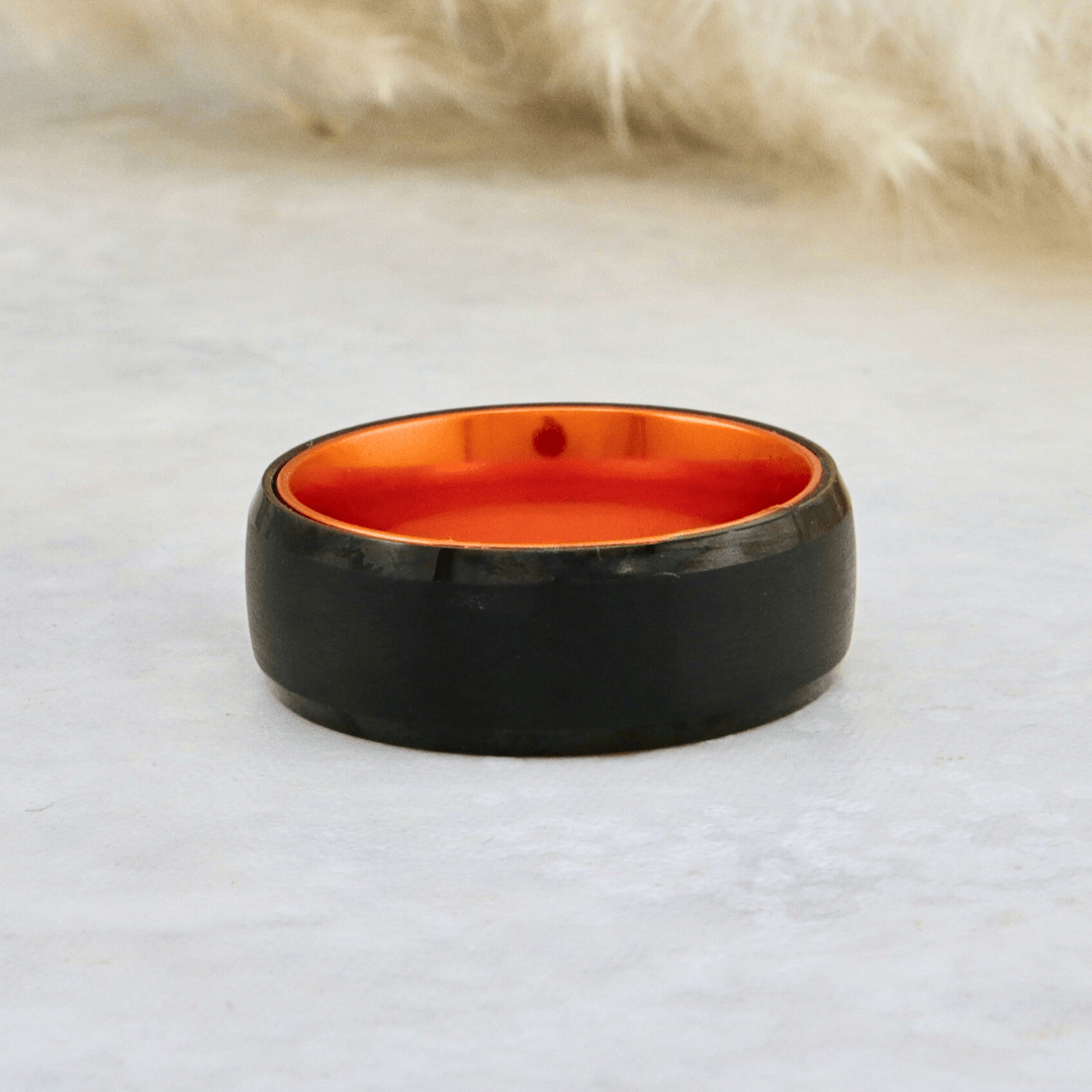 Bague Orange Électrique en tungstène Roadtripmadewood Bagues Bague Orange Électrique & Noire en tungstène | Mathieu Blanchard® Mathieu Blanchard Joaillerie