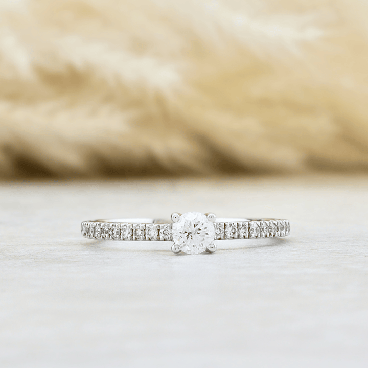 Bague Rebecca Diamants 0.39ctw Mathieu Blanchard Bagues Solitaire diamant avec pavé 0,39ctw  – Joaillerie sur mesure | Mathieu Blanchard Mathieu Blanchard Joaillerie