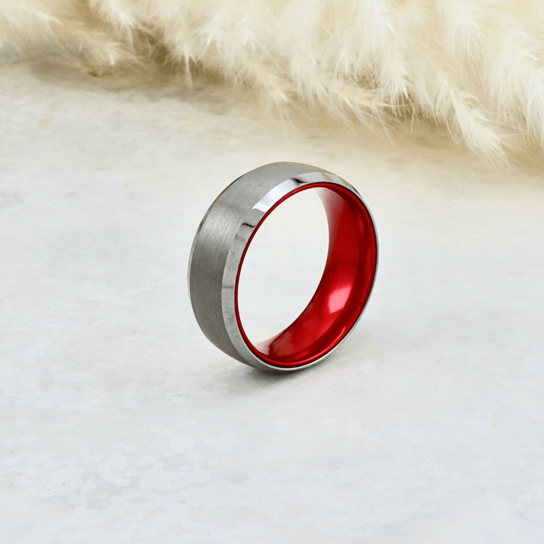 Bague Rouge Électrique en tungstène Roadtripmadewood Bagues Bague Rouge Électrique en tungstène | Mathieu Blanchard® Mathieu Blanchard Joaillerie