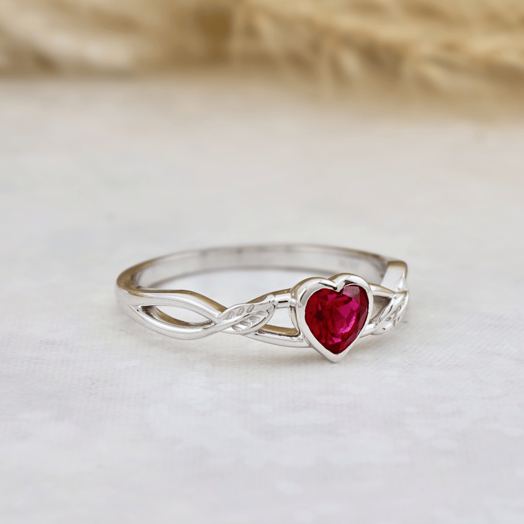 Bague Rubis Cœur Mathieu Blanchard Bagues Bague cœur rubis – Joaillerie sur mesure artisanale | Mathieu Blanchard Mathieu Blanchard Joaillerie